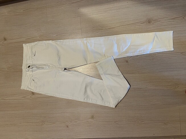 Zara Beyaz pantolon