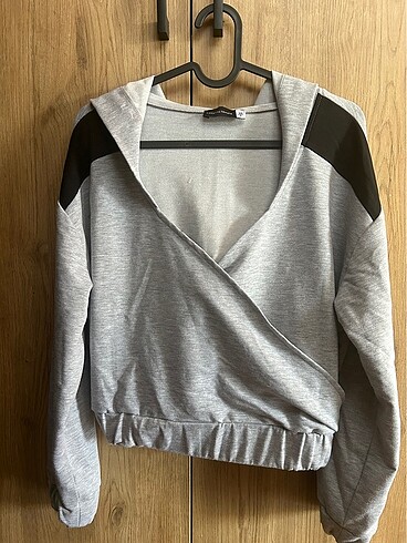 Kapişonlu kısa sweat