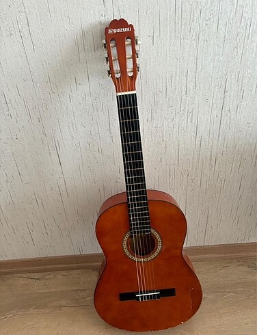 Suzuki gitar