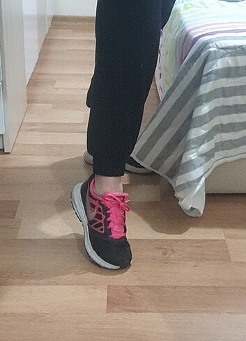 Spor ayakkabi 