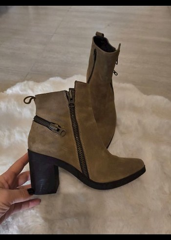 Süet bot - Görsel 2