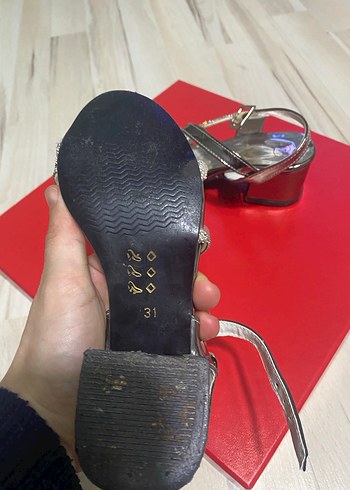 Gri Yılan Desenli Tokalı Yüksek Topuklu kız çocuk Ayakkabı - Görsel 4