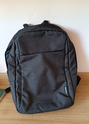 Laptop sırt çantası