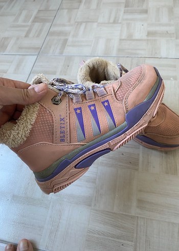 Diğer Kız Çocuk Pembe Kürklü Bağcıklı Bot