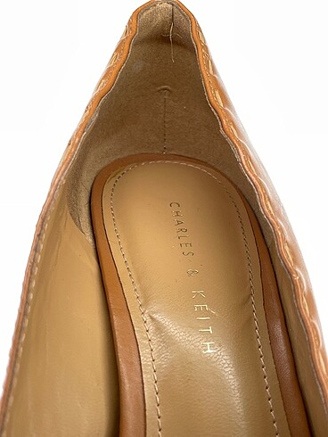 40 Beden kahverengi Renk Charles & Keith Stiletto %70 İndirimli.