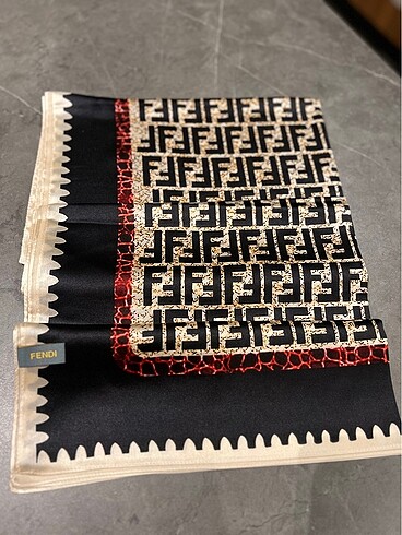 Fendi şal
