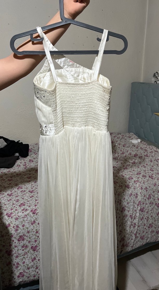 Beyaz Drapeli Uzun Askılı Kadın Elbise - Görsel 3