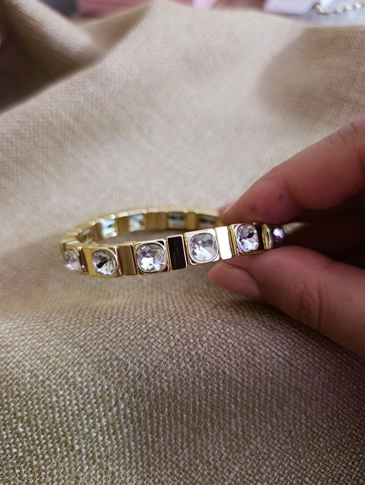 Altın Renkli Parlak Kadın Bileklik - Görsel 2