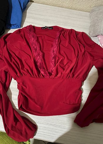 Düğmeli Kırmızı V Yaka Kadın Bluz - Görsel 3