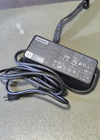 Lenovo Siyah Laptop Sarj Cihazi
