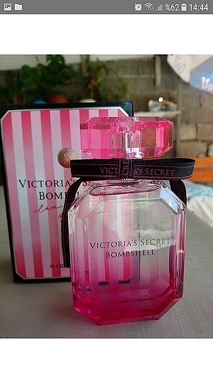 Victoria s Secret Victoria'S Secret Bombshell EDP Kadın Parfüm 100 ml (ORJİNAL TES
