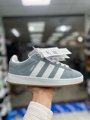 Adidas campus