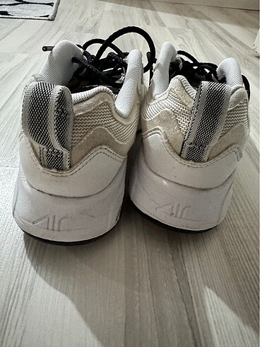 36,5 Beden ten rengi Renk airmax spor