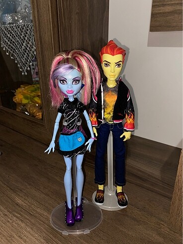 Beden Monster High Abbey ve Heath Burns