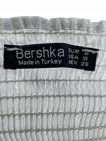 s Beden beyaz Renk Bershka Bluz %70 İndirimli.