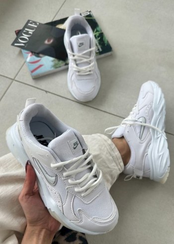 Kadın Beyaz Bağcıklı Sneakers orjınal naik