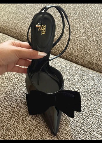 Fiyonklu Siyah Stiletto Topuklu Kadın Ayakkabı