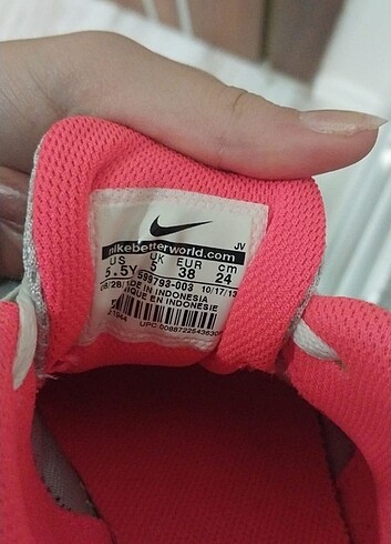 37 Beden Nike sopor ayakabı turuncu detayı var orjınal????