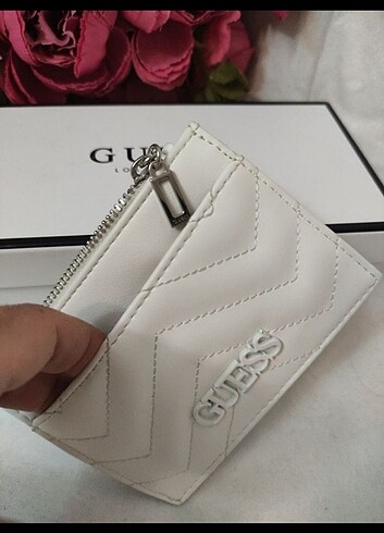 Beden Orjınal guess eucuzdan çanta. Beyaz rengi