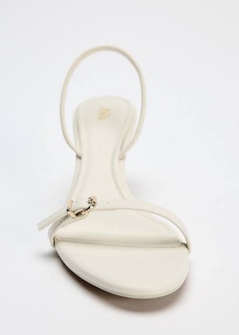 Zara Beyaz İnce Topuklu Minimalist Sandalet