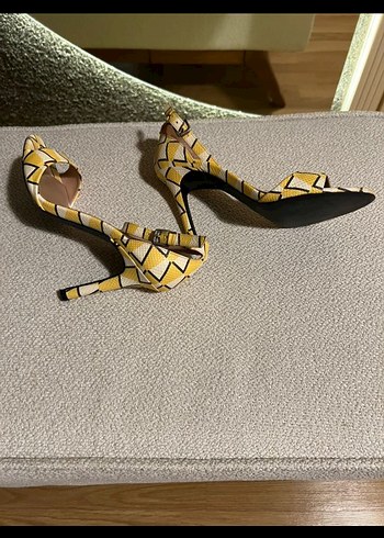 37 Beden Sarı Yılan Desenli Stiletto Topuklu Kadın Ayakkabı