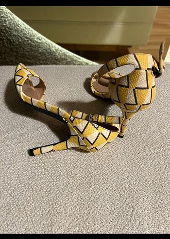 37 Beden sarı Renk Sarı Yılan Desenli Stiletto Topuklu Kadın Ayakkabı