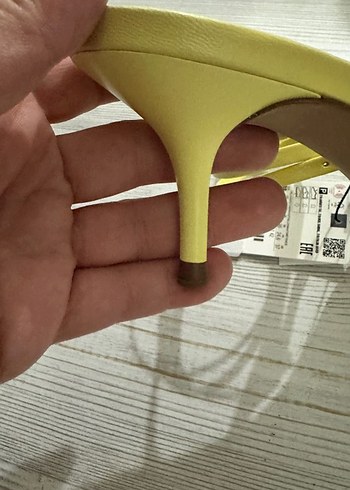 38 Beden sarı Renk Sarı Bağcıklı İnce Topuklu Kadın Sandalet