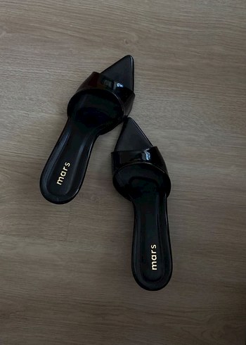 Siyah Parlak Stiletto Topuklu Kadın Terlik