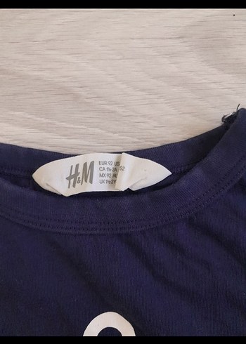 H&M Çocuk alt üstü takmı.