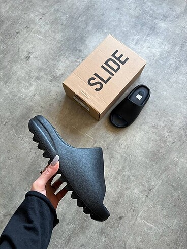 Adidas Yeezy Slide Black