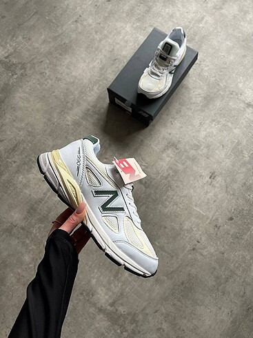 New Balance Made In USA 990 V4 Calcium