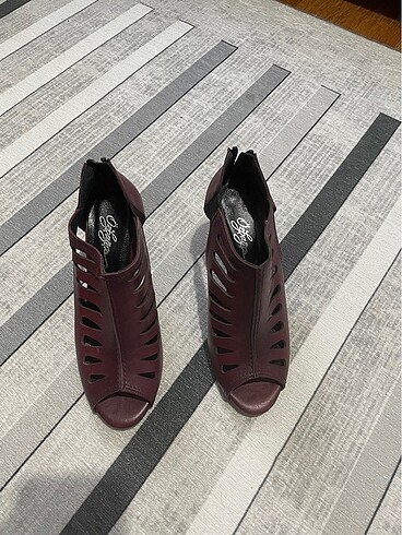 Topuklu ayakkabı - Görsel 3