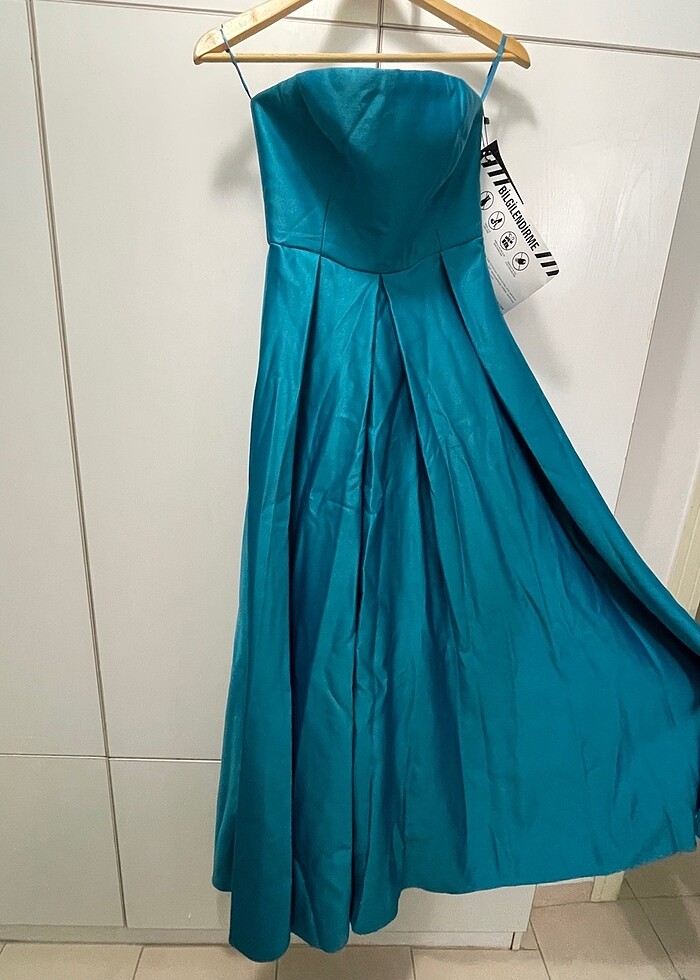 Kullanılmamış etiketli elbise - Görsel 2