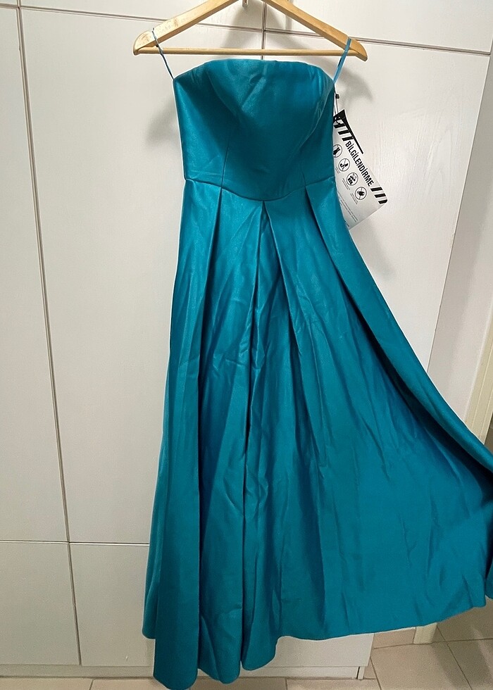 Kullanılmamış etiketli elbise - Görsel 3