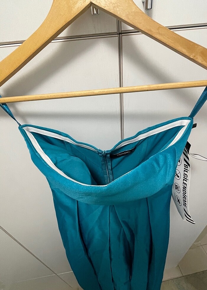 Kullanılmamış etiketli elbise - Görsel 4