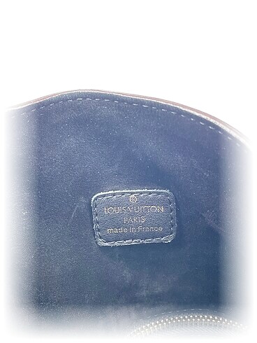 Beden Louis Vuitton Kol Çantası %70 İndirimli.