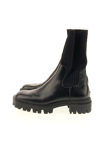 Zara Bot %70 İndirimli.