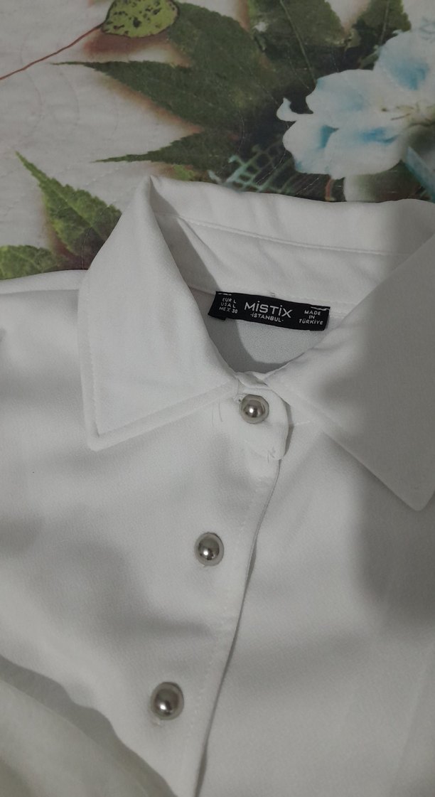 Düğmeli Beyaz Kısa Kollu Kadın Gömlek - Görsel 3