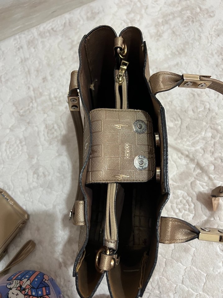 Bej Deri Kemerli Kadın Çanta - Görsel 3