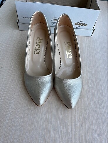 38 Beden Gold renkte stiletto