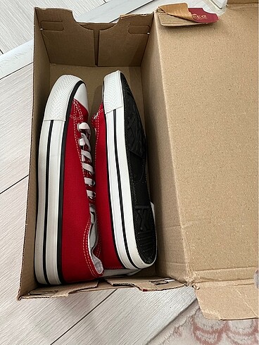 38 Beden Converse ayakkabı