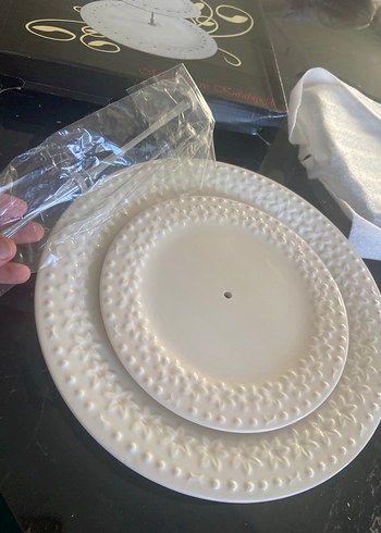 Diğer Beyaz İki Katlı Servis Tabağı