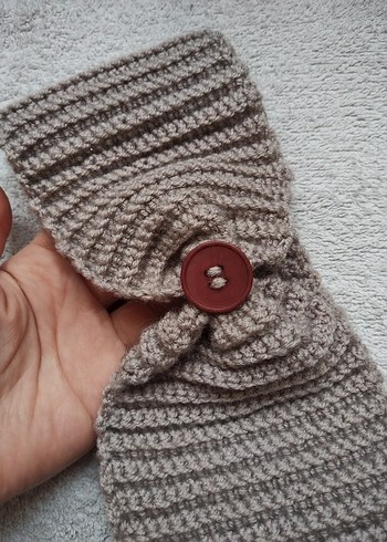 Bej Örgü Saç Bandı Düğmeli - Görsel 2