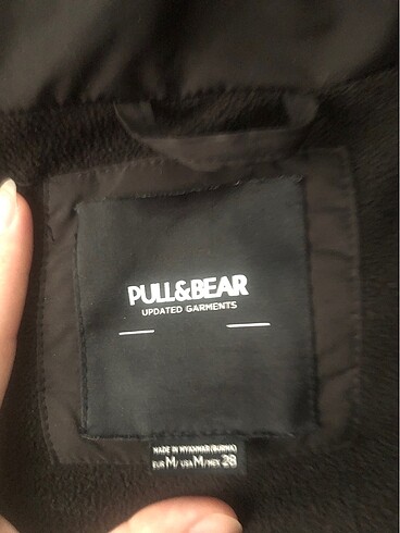 m Beden Pull&bear siyah şişme mont