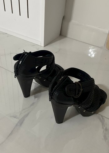 Siyah deri  Tokalı Platform Topuklu Kadın Ayakkabı - Görsel 2