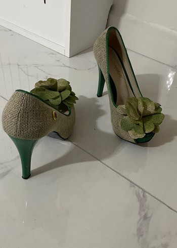 Yeşil Renkli Çiçek Detaylı Topuklu Kadın Ayakkabı - Görsel 2