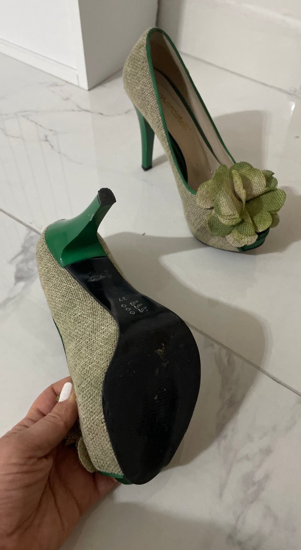 Yeşil Renkli Çiçek Detaylı Topuklu Kadın Ayakkabı - Görsel 4