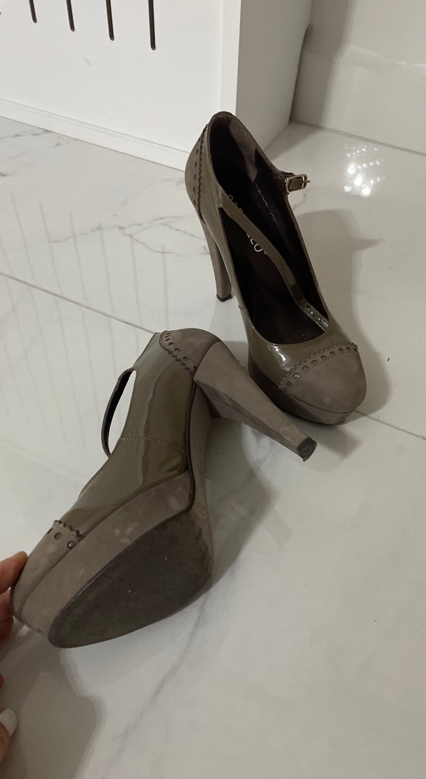 Bej deri Yılan Desenli Tokalı Stiletto - Görsel 3