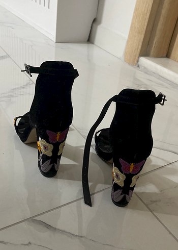 Nakışlı Platform Topuklu Kadın Ayakkabı - Görsel 2