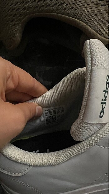 42 Beden Adidas erkek ayakkabı